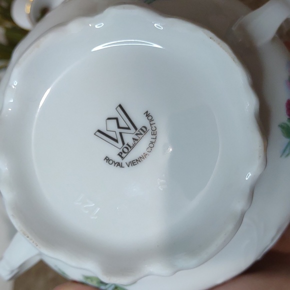 Vintage  Royal Vienna Poland Large Tea Pot and Cream and Sugar Set - Picture 15 of 17